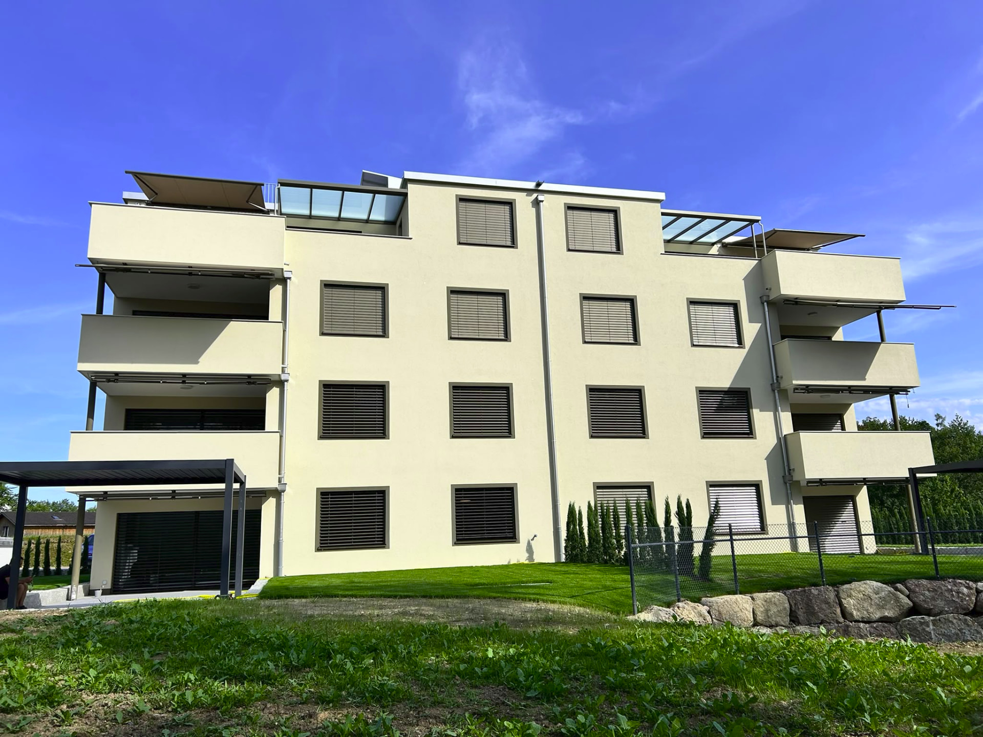 Südfassade mit Balkonen