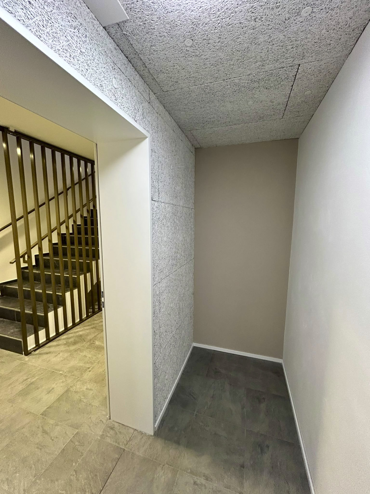 Treppenhaus-Zugang im Untergeschoss